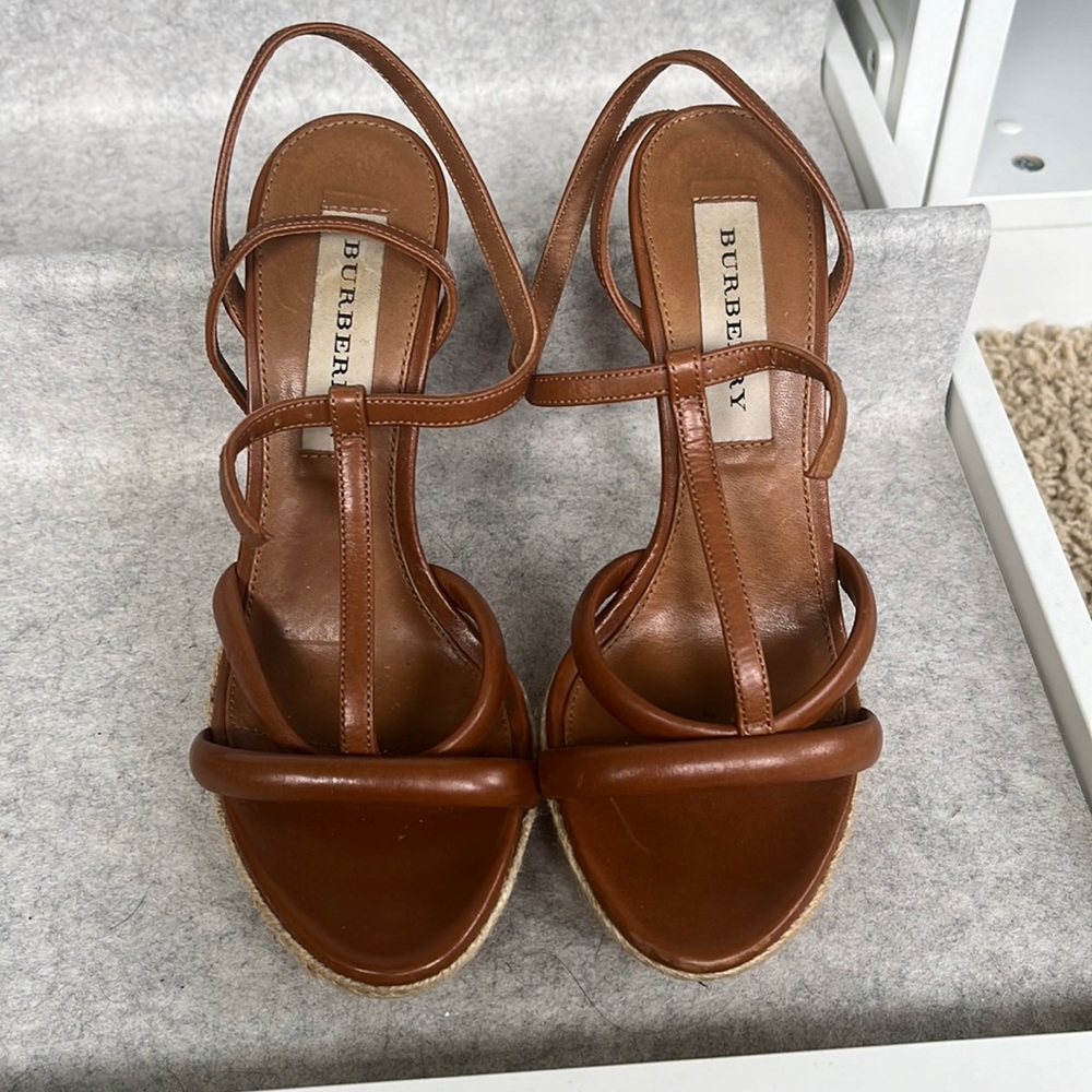 Burberry leather heels size 35